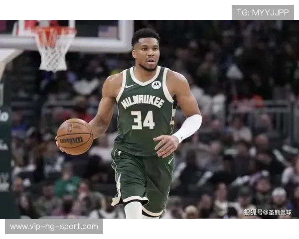 字母哥愤怒撕球衣雄鹿惨败后更衣室内冲突不断引发热议